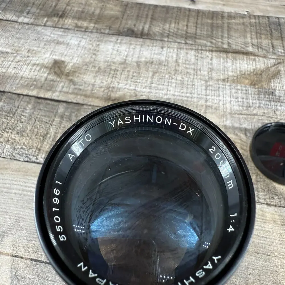 Yashica Yashinon-DX 200mm Lens 1:4 Auto Focus